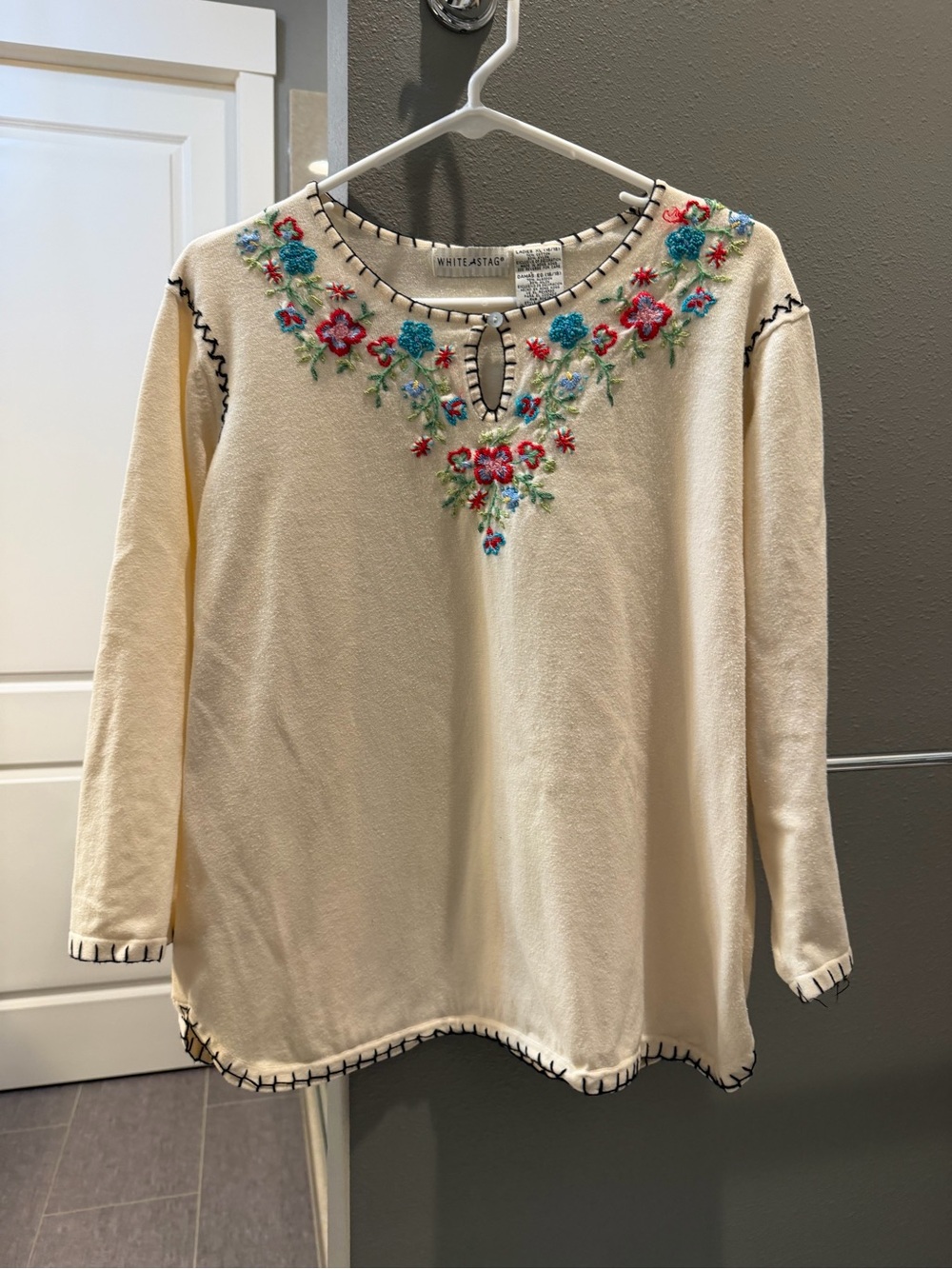 Vintage White Stag Cream Embroidered V-Neck Floral Tunic